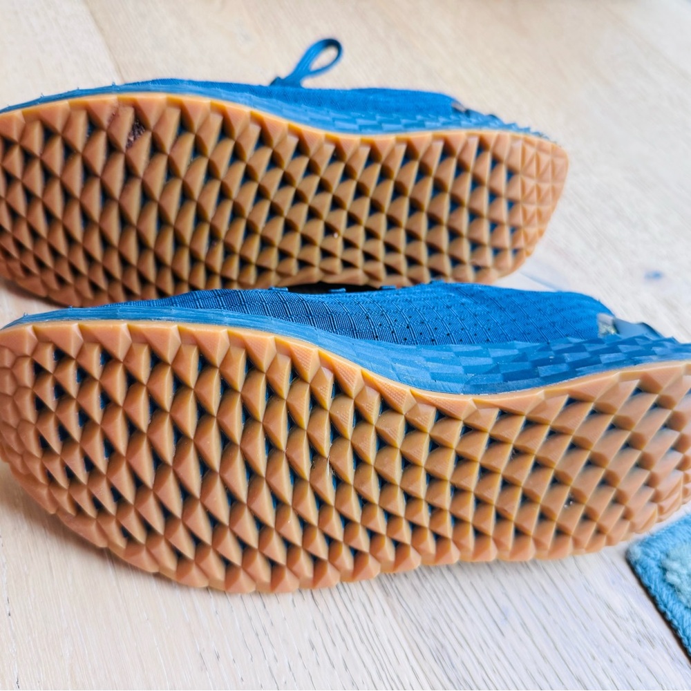 NOBULL Blue Sneakers Sleek Lightweight Design - Picture 3 of 3